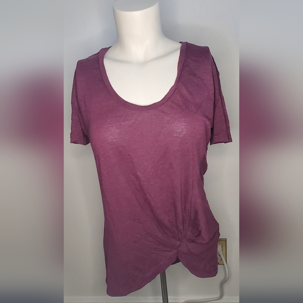 HALOGEN - size S- tshirt - 90% modal-10%polyester